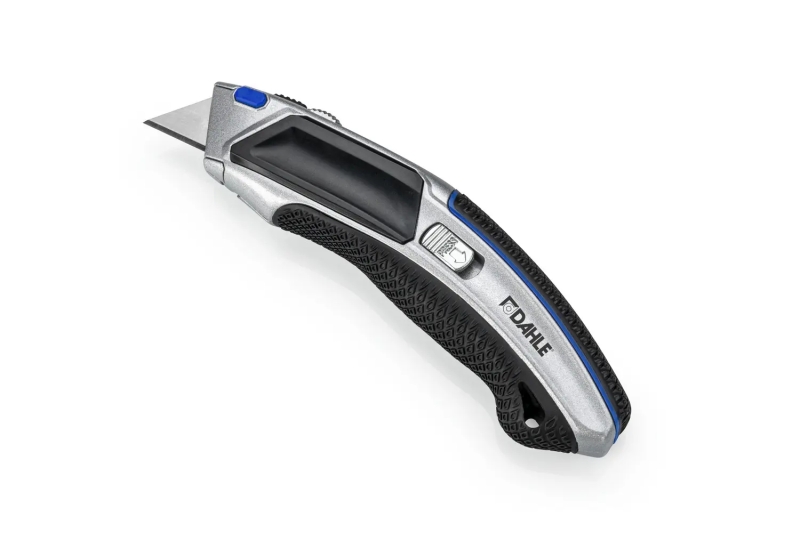 Dahle 10891 Profesional Heavy Duty Cuter con Cuchilla Trapezoidal de Acero al Carbono SK5 - Guia Automatica - Cuerpo Metalico - Mango Ergonomico con Agarre de Goma 1 Dahle 10891 Profesional Heavy Duty Cuter con Cuchilla Trapezoidal de Acero al Carbono SK5 - Guia Automatica - Cuerpo Metalico - Mango Ergonomico con Agarre de Goma