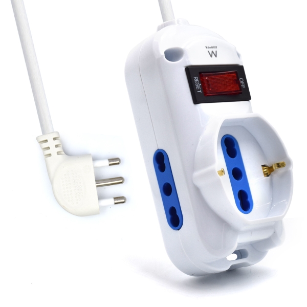 Ewent Regleta con 3 Tomas - 2 Tomas L + 1 Toma L/F (Schuko) - Interruptor On/Off - Enchufe Italiano Plano en Angulo - Cable de 1.5m - Color Blanco